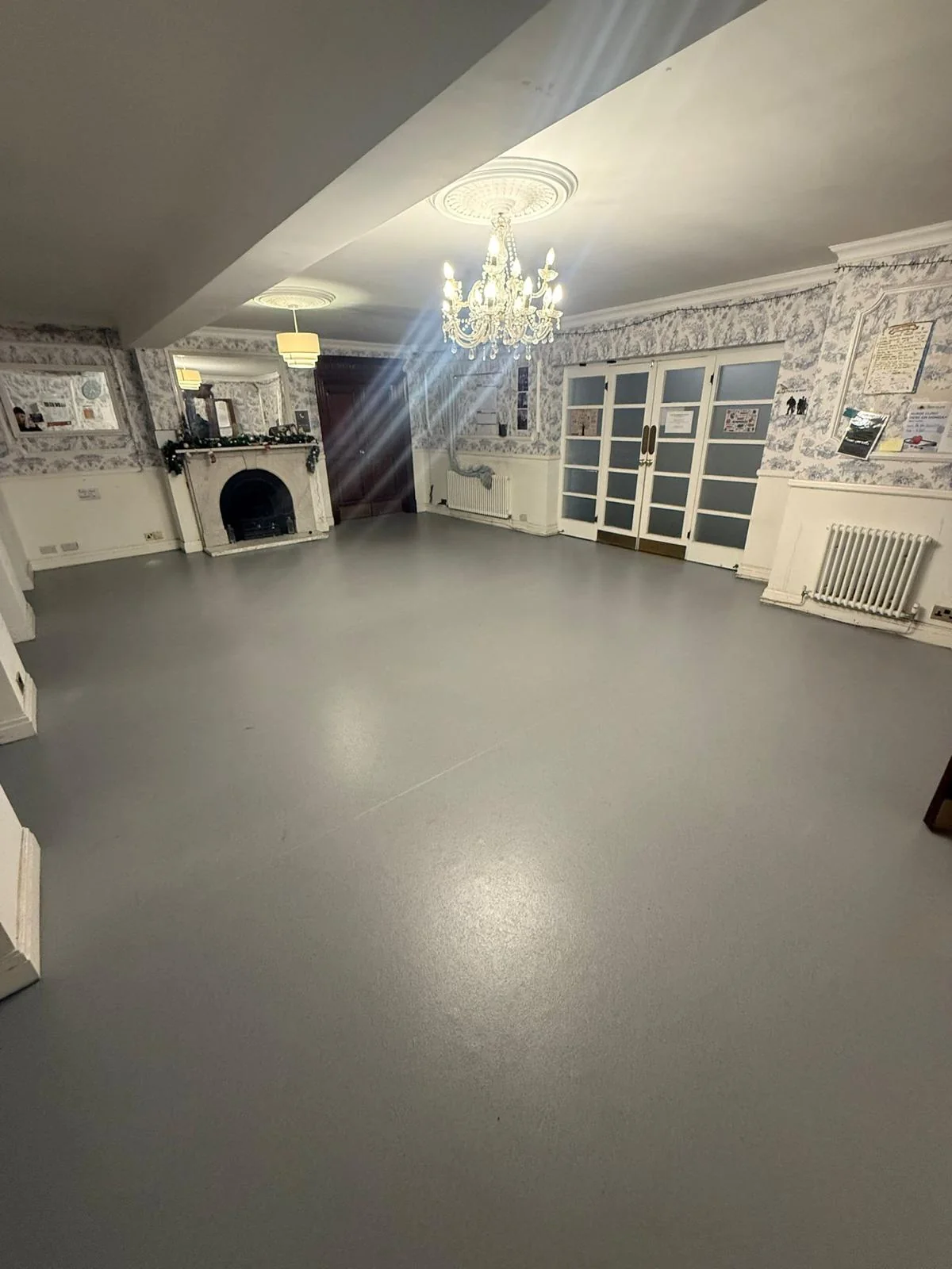 Smooth flooring in a large interior